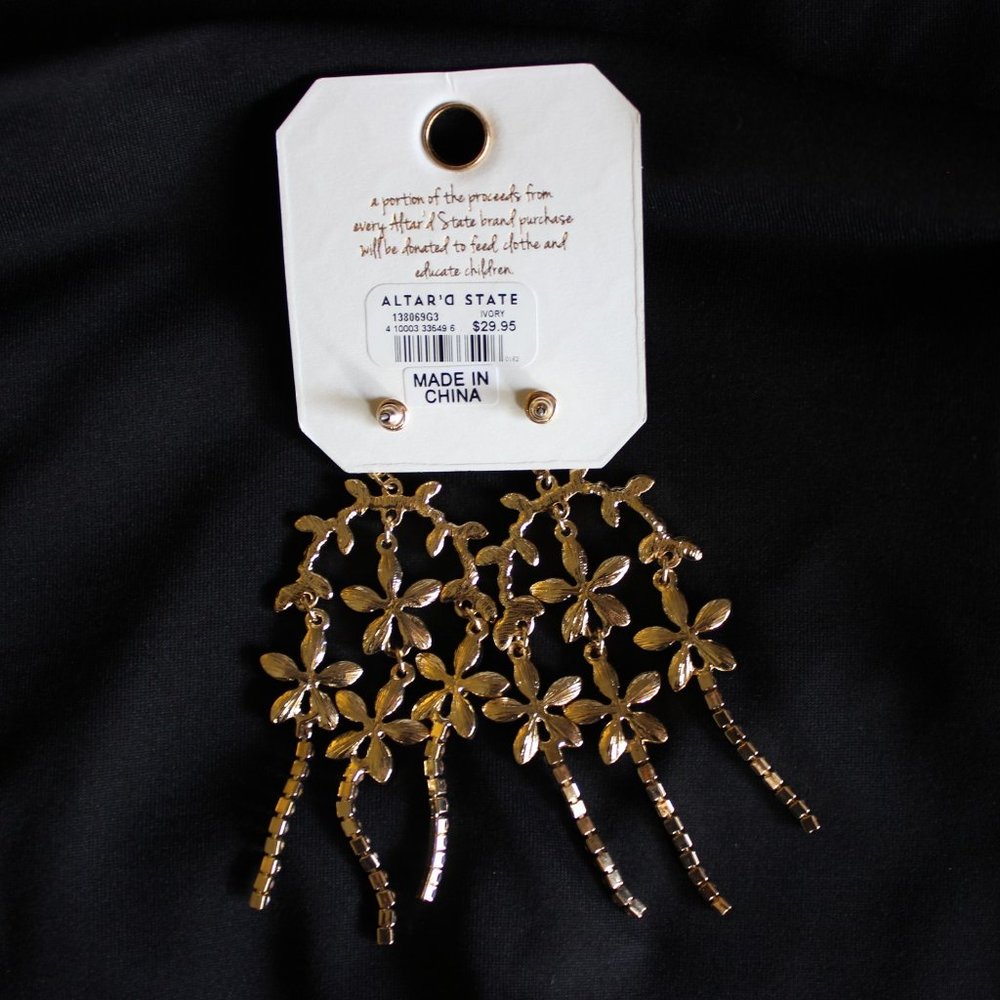🛑SOLD🛑💜BUY 1 GET 1 FREE💜 NWT Altar'd State Floral Gold Statement Earrings - Picture 6 of 6